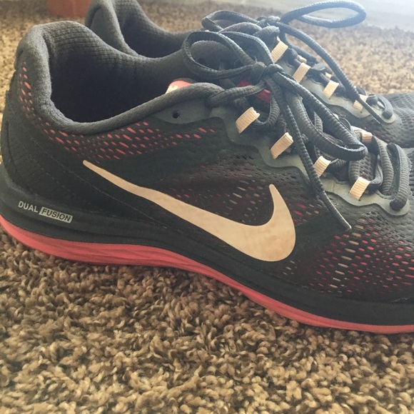Nike Dual Fusion Running Shoes - Picture 2 of 5